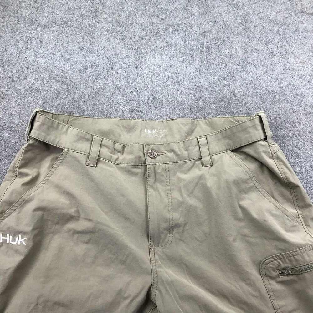 Huk Shorts Mens XL Beige Microfiber 9 Inch Fishing Quick Dry Lightweight Pockets